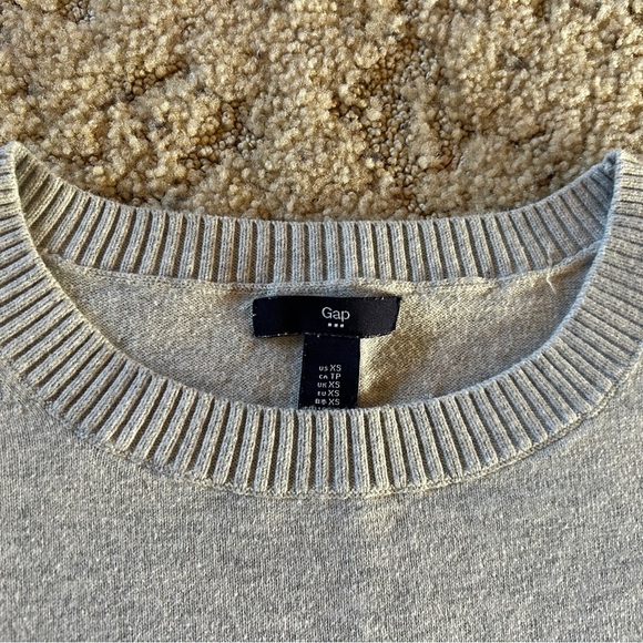 Lot of 2 XS Sweaters with 3/4 length sleeves - Old Navy (striped) and Gap (gray) - Picture 8 of 10